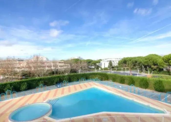 T2 Avec Piscine, Terrasse & A Pied *