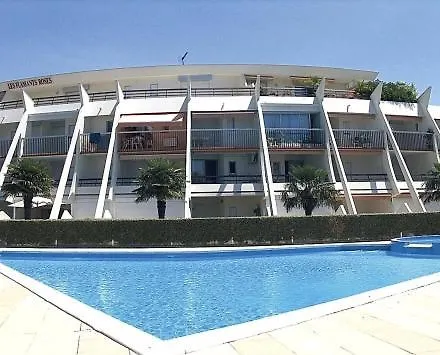 Apartment T2 Avec Piscine, Terrasse & A Pied