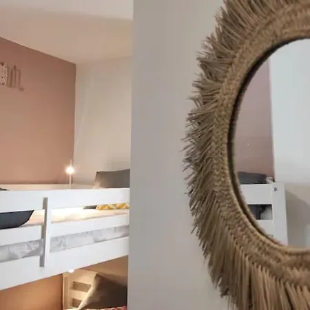 T2 Avec Piscine, Terrasse&plage à Pied *