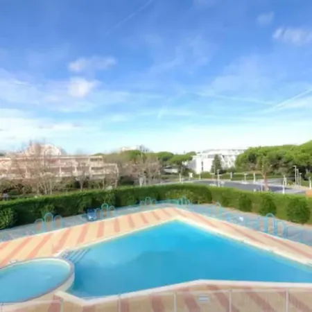 T2 Avec Piscine, Terrasse & A Pied *