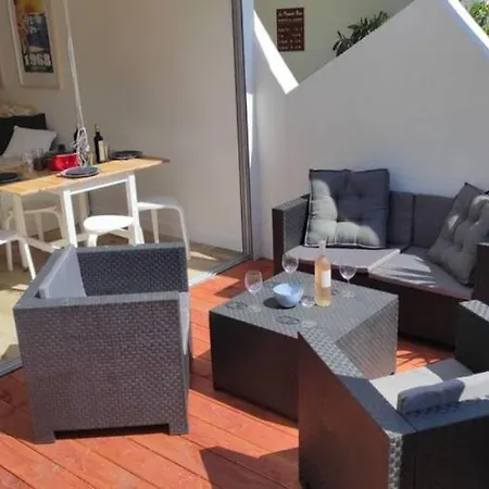 T2 Avec Piscine, Terrasse&plage à Pied Appartement